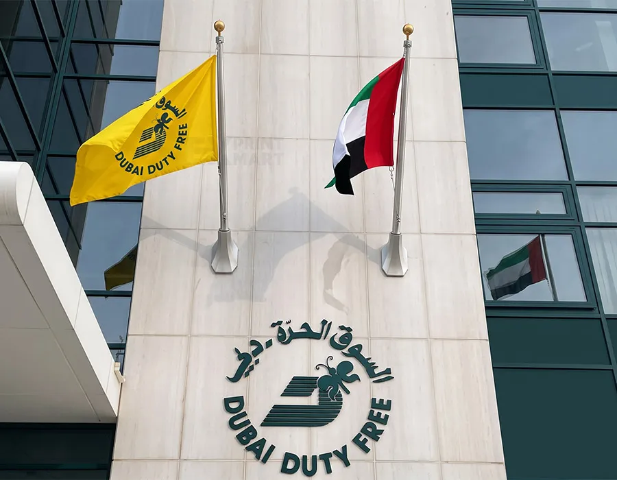 Wall mounted flags dubai